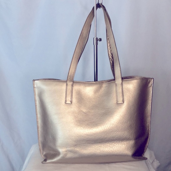 MARK & GRAHAM gold genuine leather tote. - Picture 7 of 16
